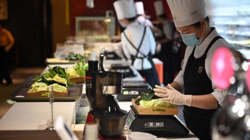 三只松鼠、良品铺子、百草味：零食巨头的产品差异解析