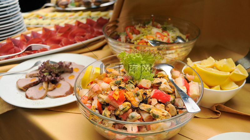 行业现状：中小餐饮企业面临供应链困境