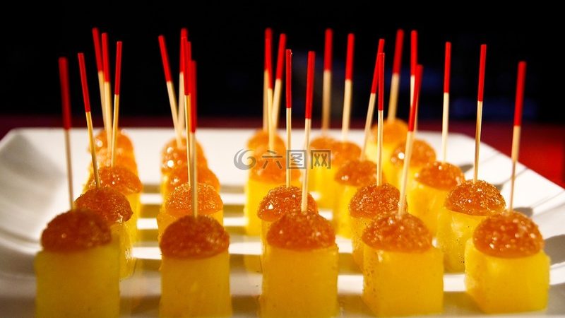 校园茶饮新风尚：走近学校附近的茶饮品牌